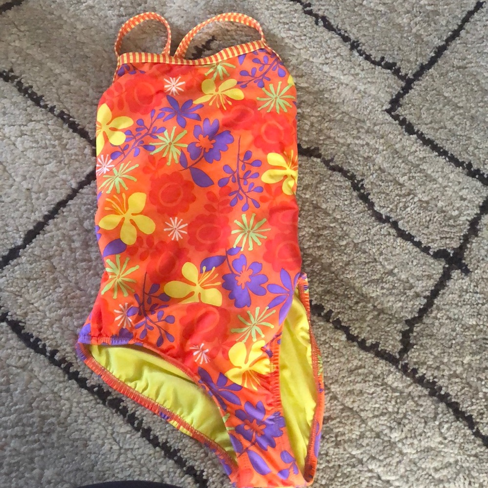 One piece swim suit